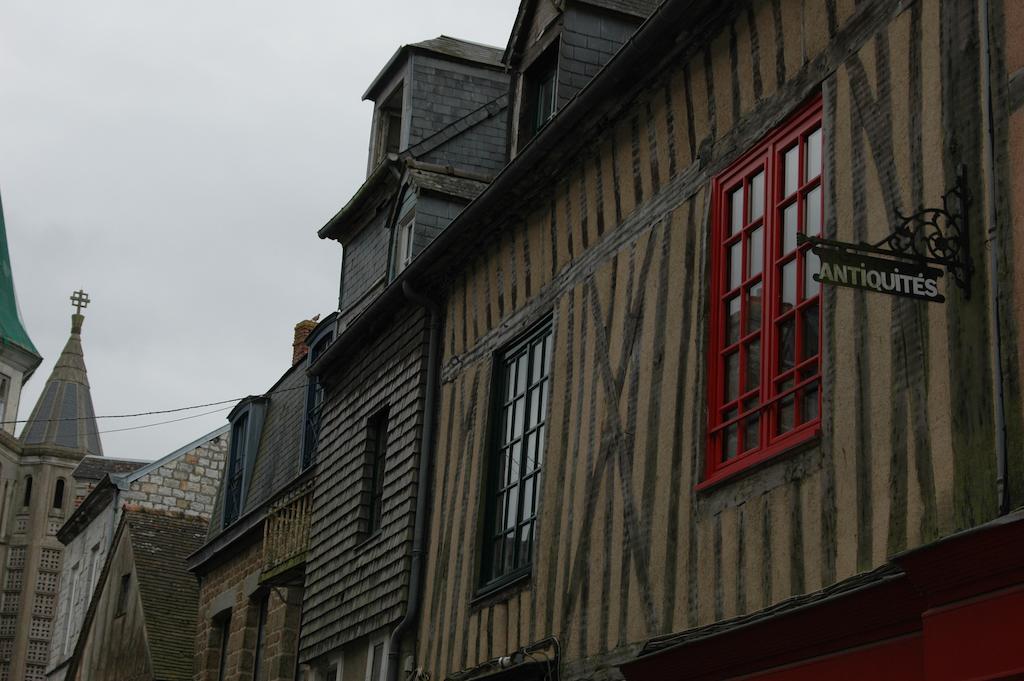 Numero CINQ Domfront  Extérieur photo